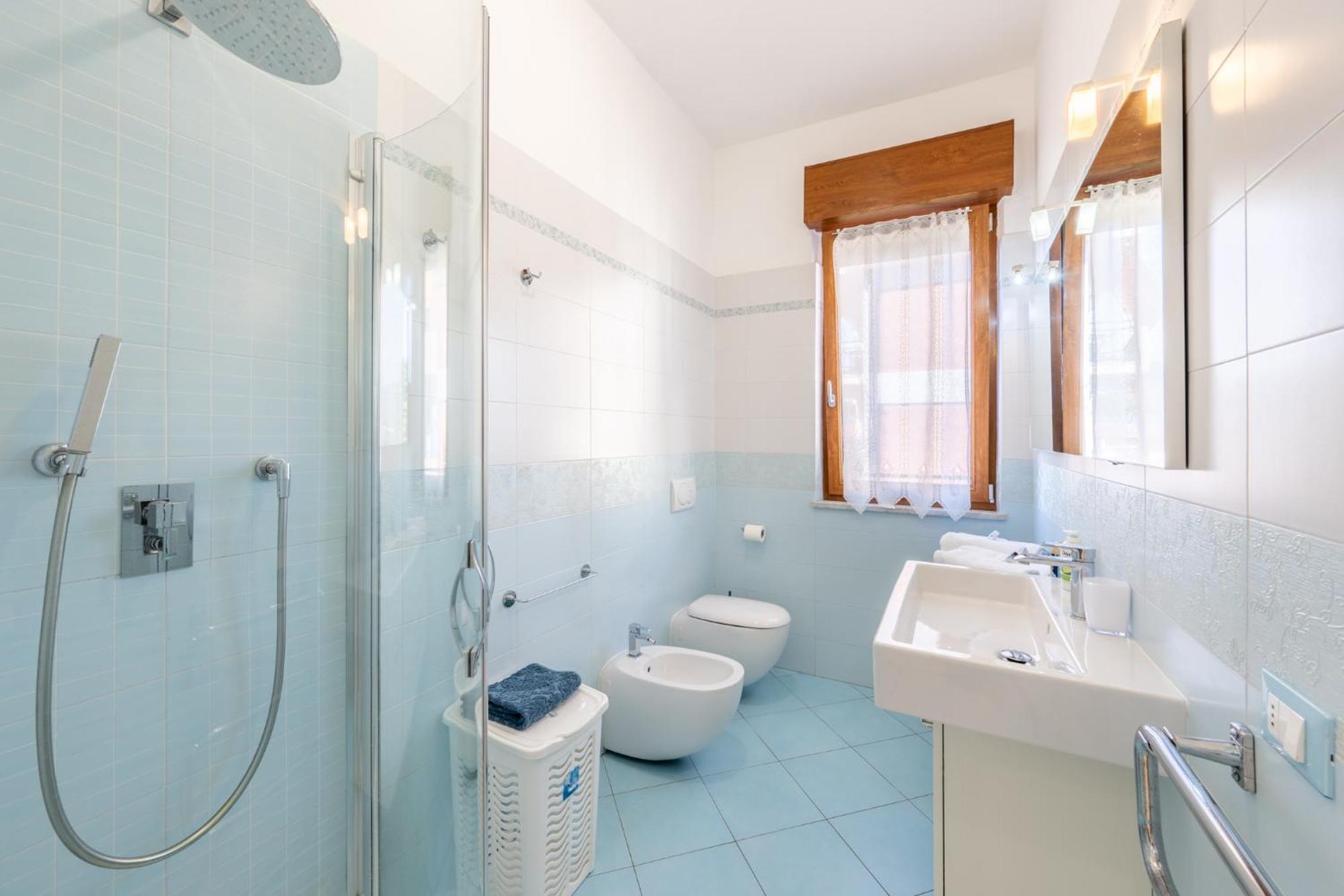 マリーナ・ディ・カッラーラNew Luxury 2Bdr Terrace, Views, Acアパートメント エクステリア 写真